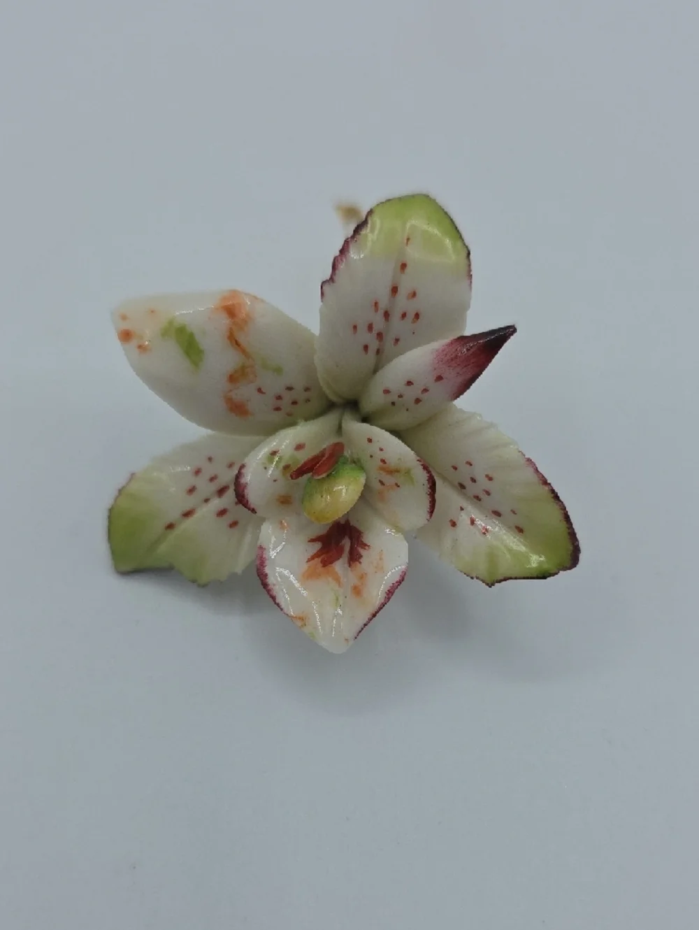 Porcelain Capodimonte Floral Lily Pin Brooch in Cream and Green